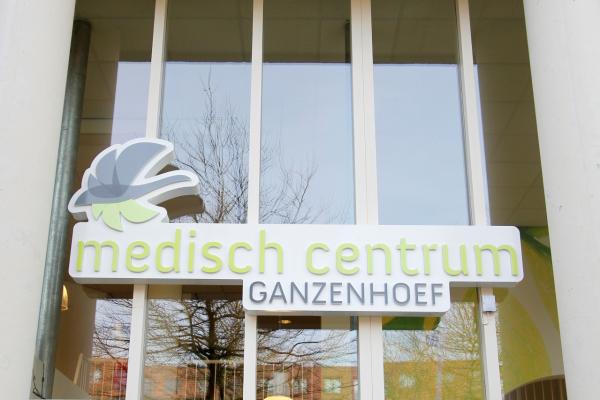 gevel van medisch centrum       