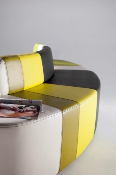sofa Look over your shoulder honey-met magazine           